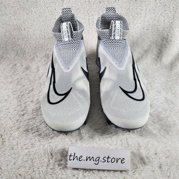 Athletic_Shoes